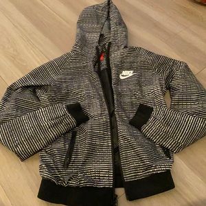 NIKE WIND BREAKER